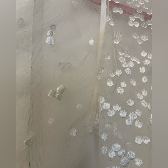 LE ROSE The CAMILE Spot Lace Robe - Picture 7 of 8